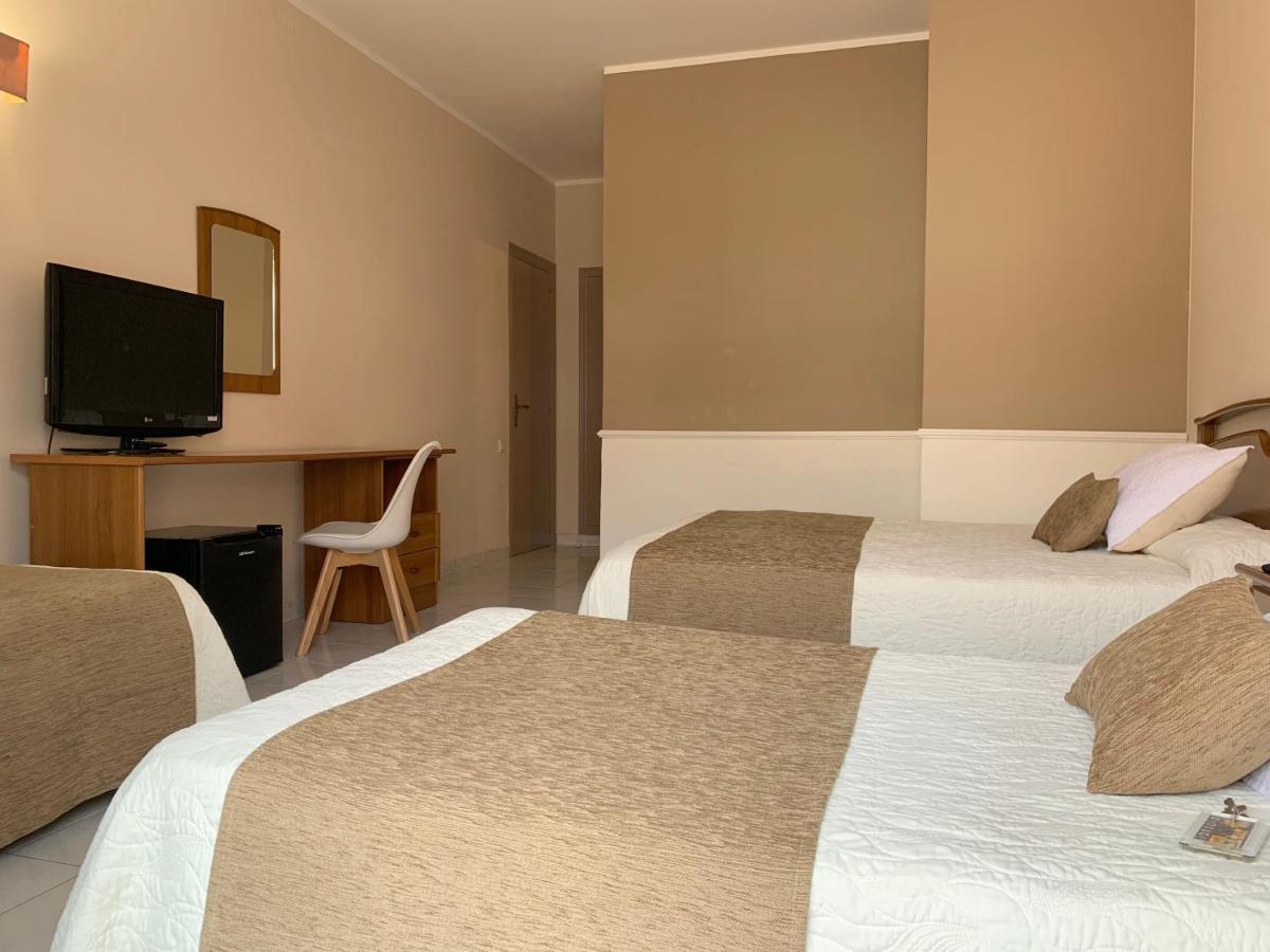 Hotel Restaurant Llansola Сан-Карлос-де-ла-Рапита Экстерьер фото